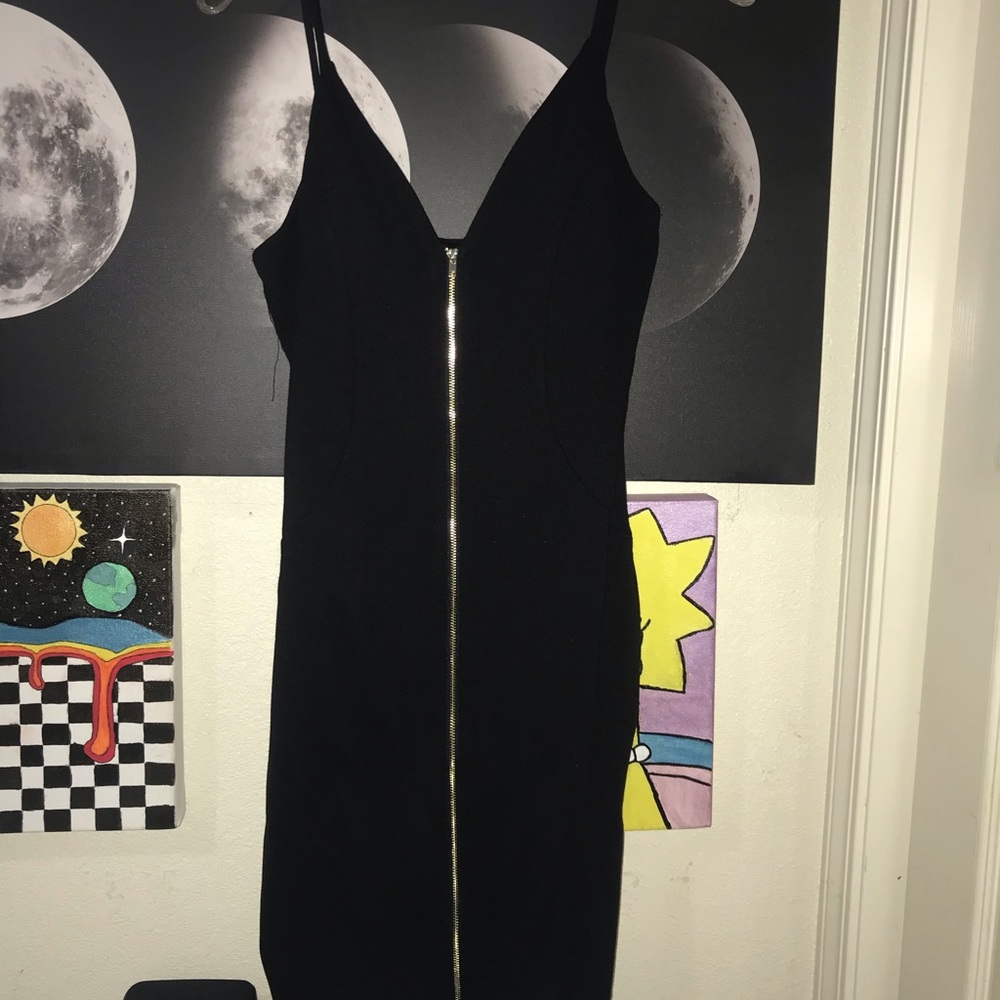 Semi-long black dress